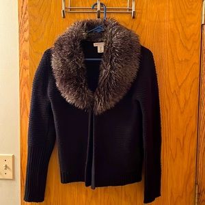 Faux fox fur black knit front clasping sweater size small